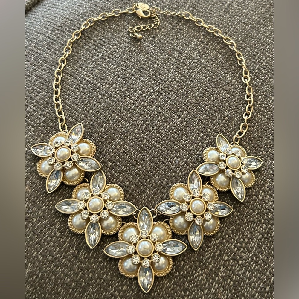 CHARMING CHARLIE Statement Collar Necklace